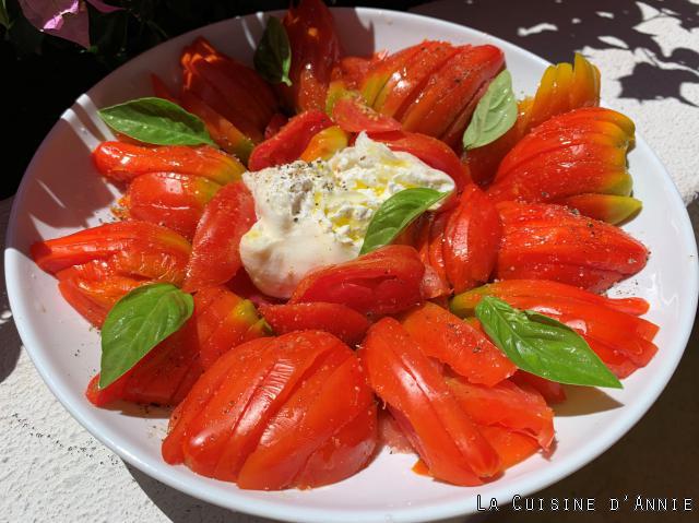 Salade de tomate à la burrata