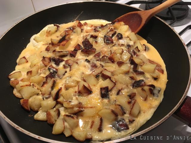 Recette Omelette aux pommes de terre - La cuisine familiale : Un plat, Une  recette